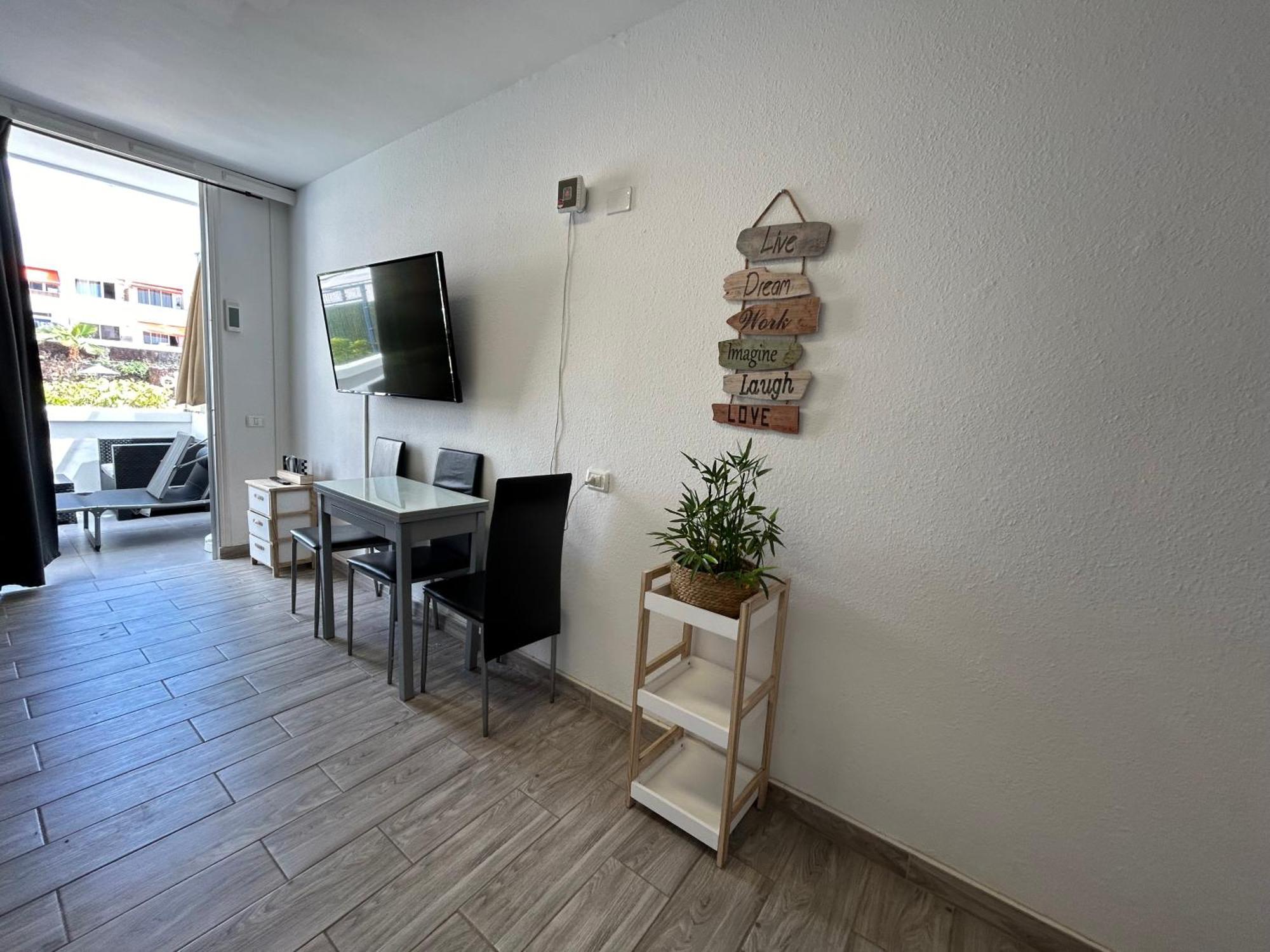Sunny Apt With Terrace Coastal Area South Arona Арона Екстер'єр фото